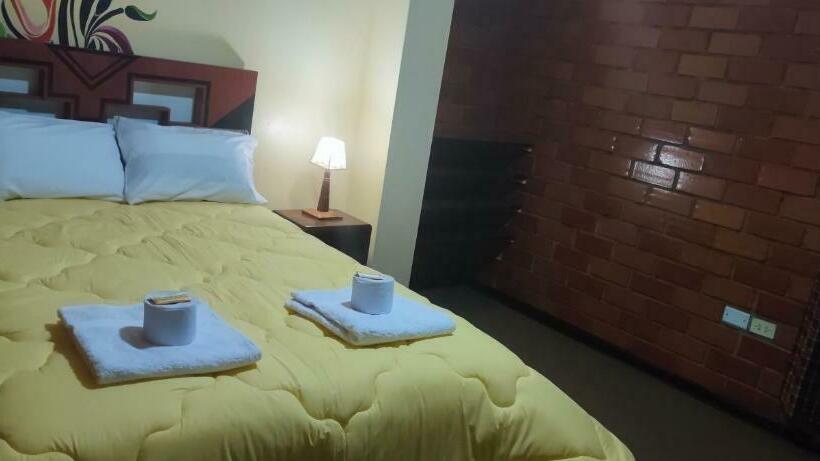 Mirador Backpackers B&b