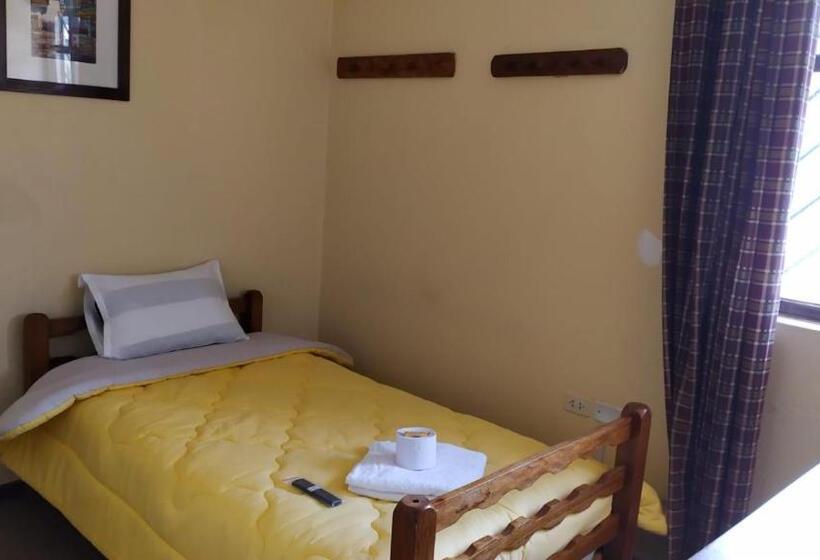 Mirador Backpackers B&b