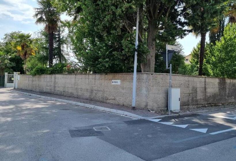 بنسيون Ginkgo Guest House