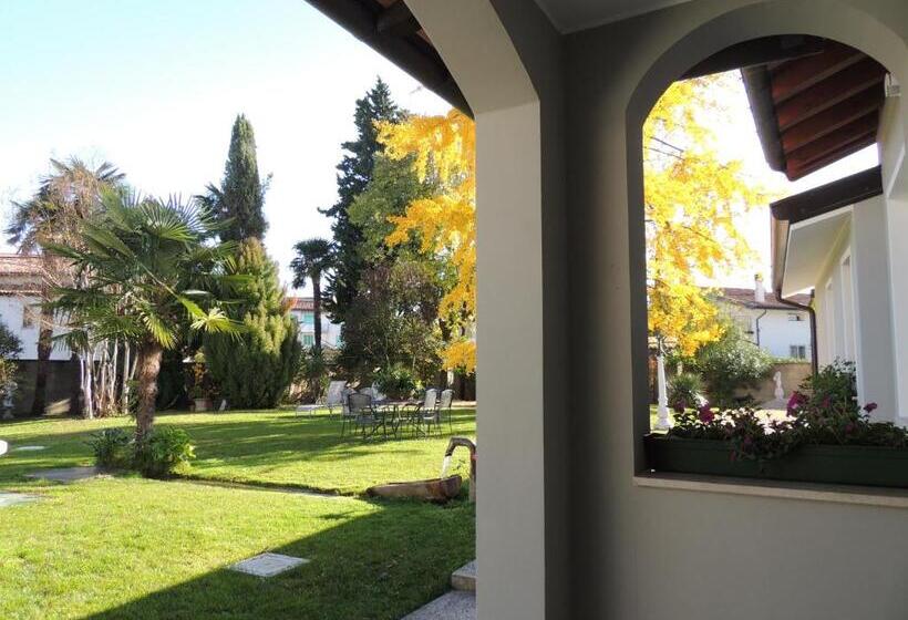 بنسيون Ginkgo Guest House