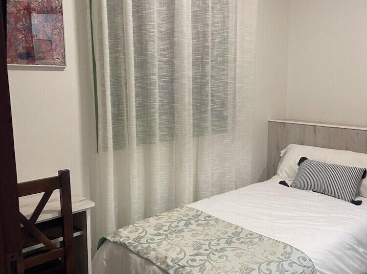 پانسیون Hostal Fleming