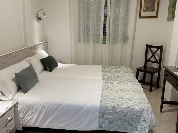 پانسیون Hostal Fleming