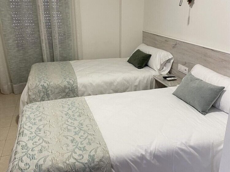 پانسیون Hostal Fleming