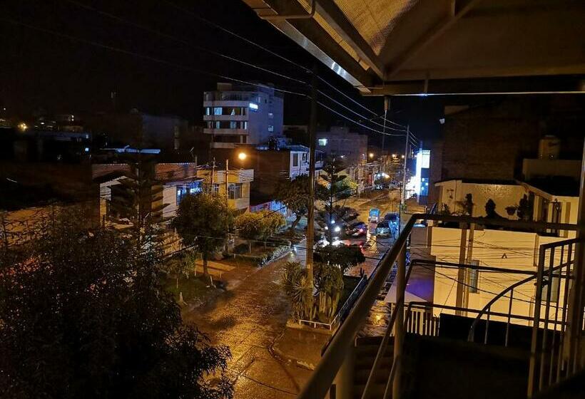 Пансион Hostel Las Gardenias Ayacucho