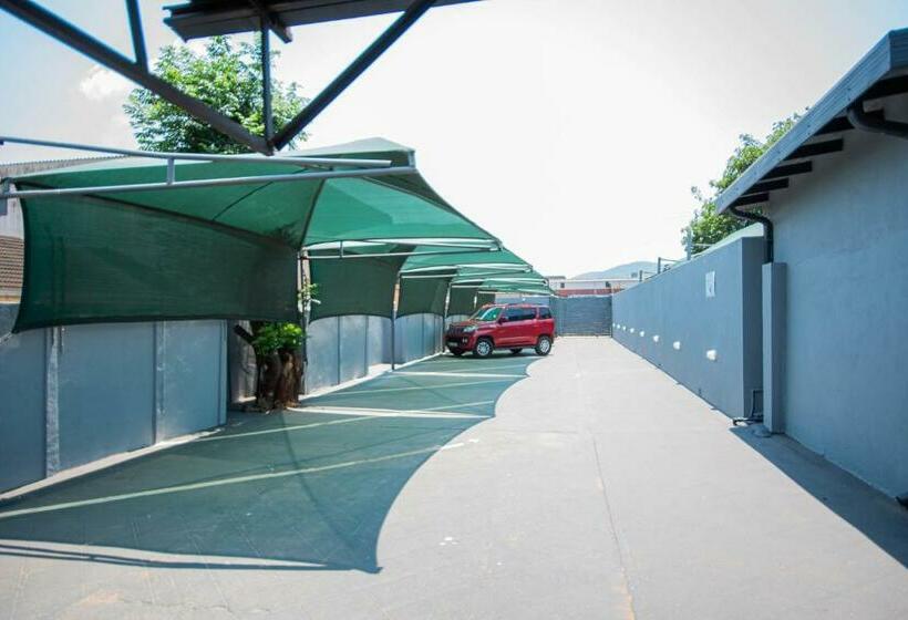 פנסיון President Guest Lodge