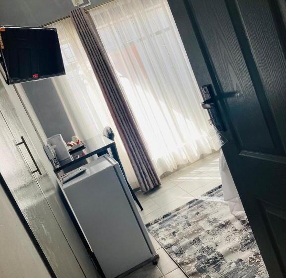 بنسيون President Guest Lodge