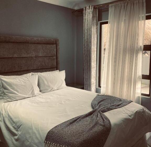 פנסיון President Guest Lodge