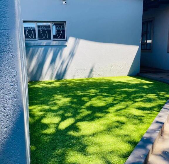 بنسيون President Guest Lodge