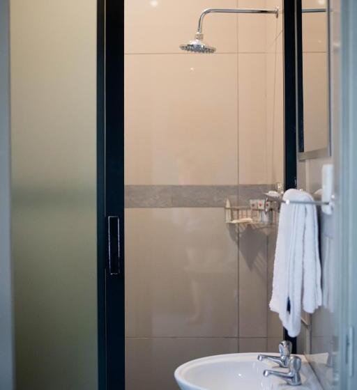 פנסיון President Guest Lodge