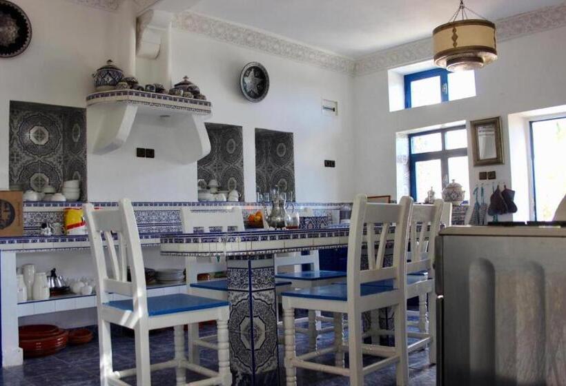 پانسیون Room In Guest Room   Room In Villa Lair De La Mer