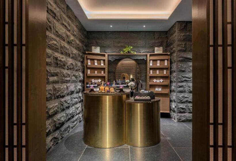 Radisson Blu Hotel & Spa, Nashik