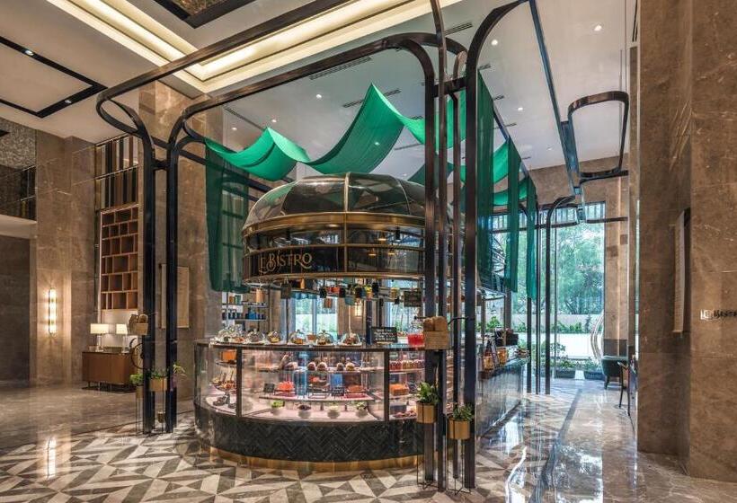 Radisson Blu Hotel & Spa, Nashik