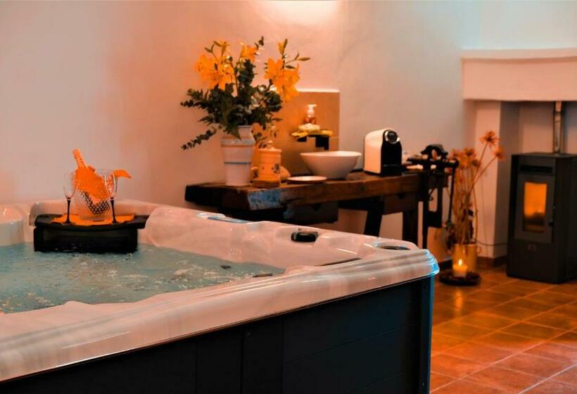 منتجع Alchimia Luxury Suites