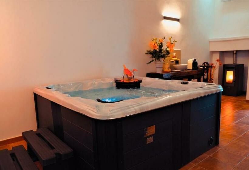 منتجع Alchimia Luxury Suites