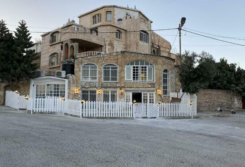 Ruins Wall &hostel  Ruins View