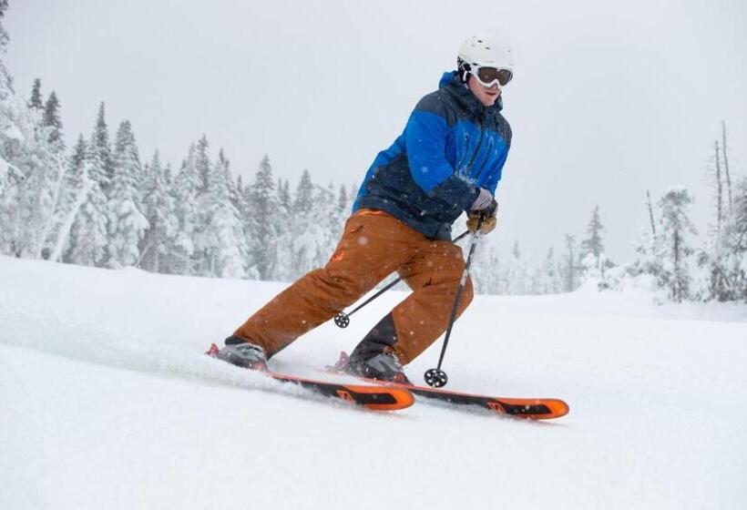 Ampersand Bay Resort