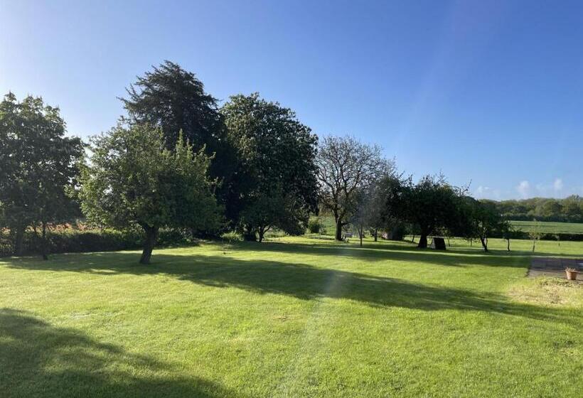 Bed and Breakfast Little Park Farm Queen Anne Farmhouse & Apartments