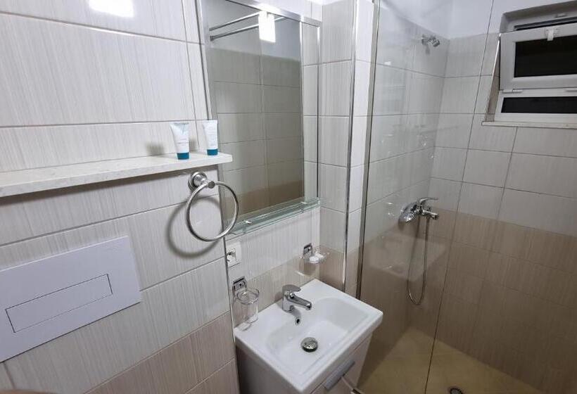 住宿加早餐  Master