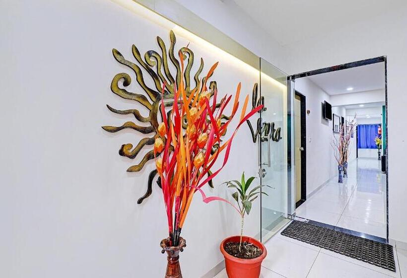 Collection O Hotel La Veera