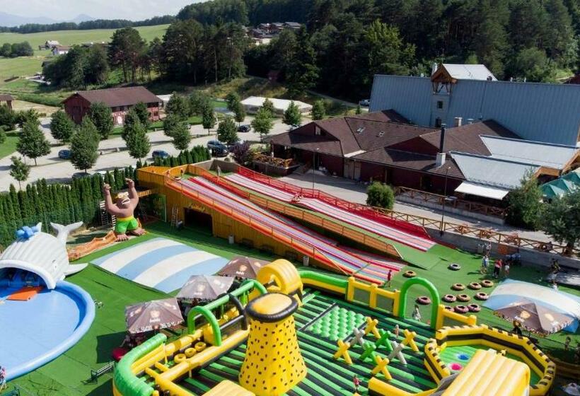 ホテル Apartmány Humno