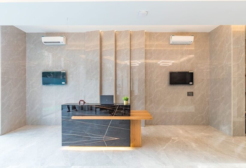 Отель Ar Suites Jewels Royale Koregaon Park Nx