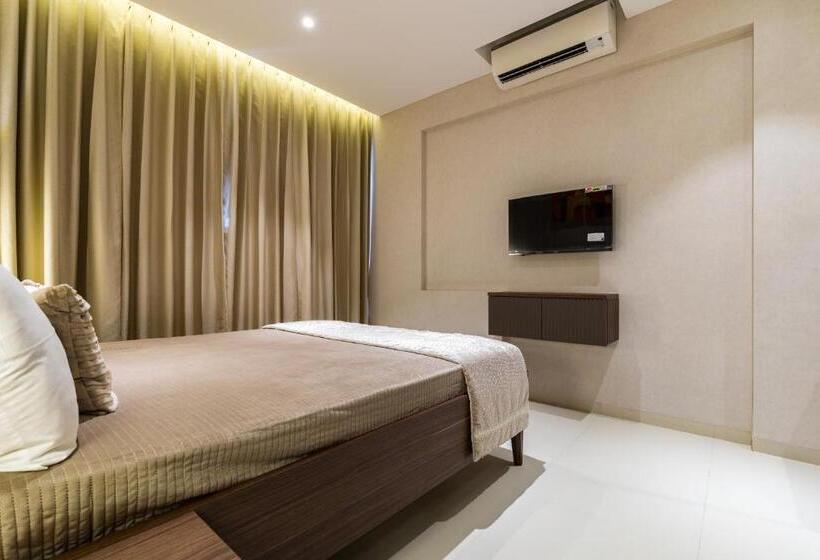 Отель Ar Suites Jewels Royale Koregaon Park Nx