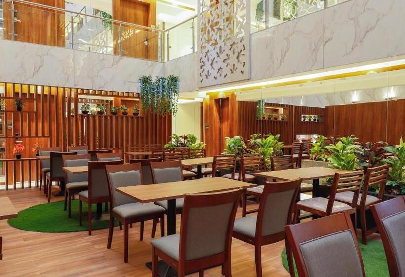 Отель Ar Suites Jewels Royale Koregaon Park Nx