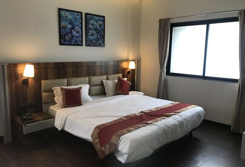 Отель City Point Executive