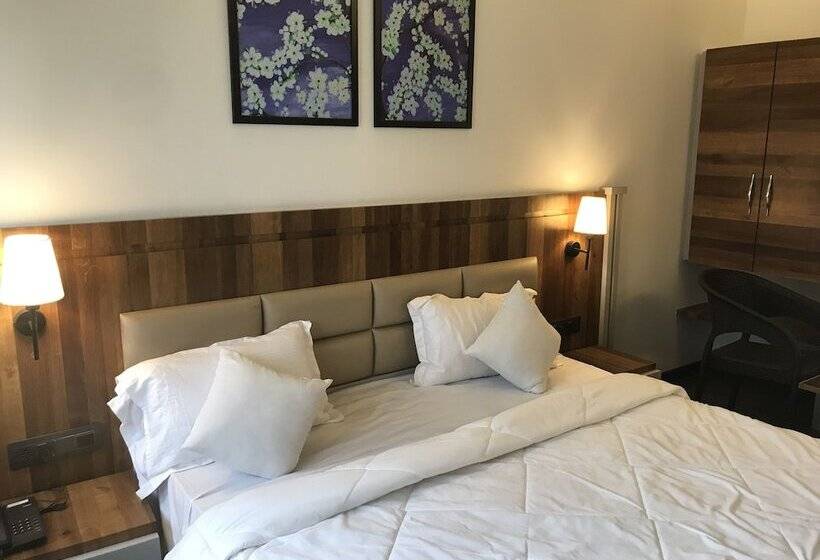 Отель City Point Executive