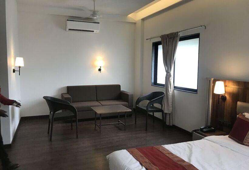 Отель City Point Executive