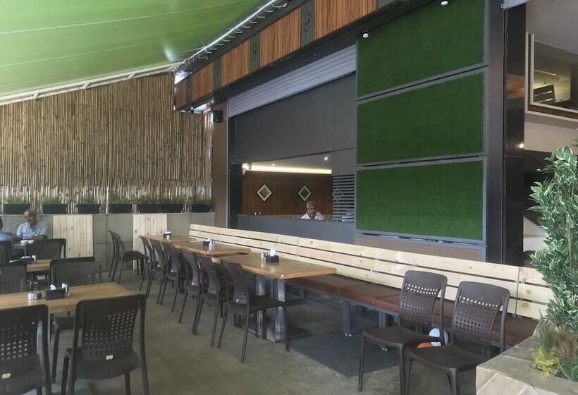 Отель City Point Executive