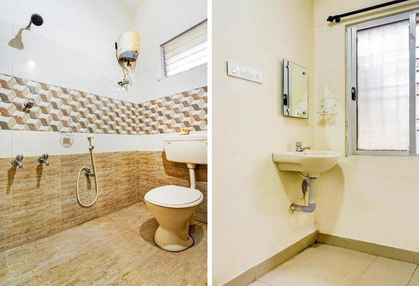 בית מלון כפרי Collection O G Silver Near Airport