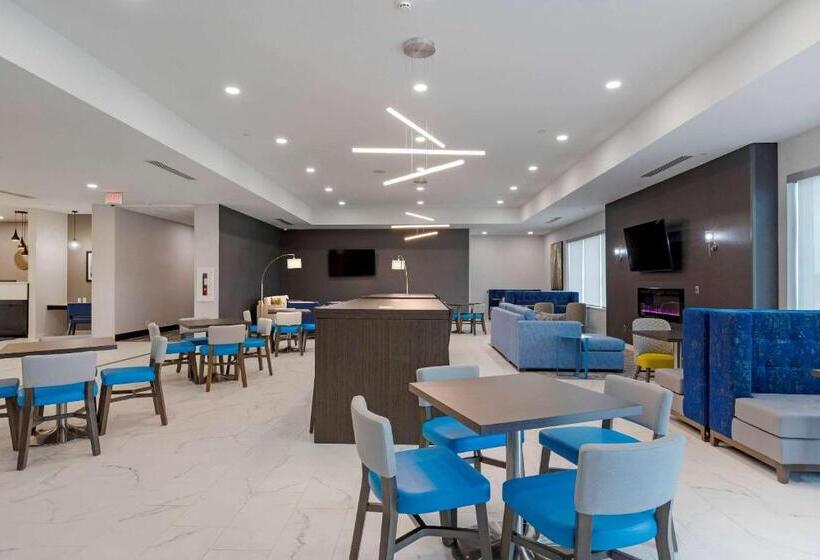 فندق Comfort Inn & Suites Adrian