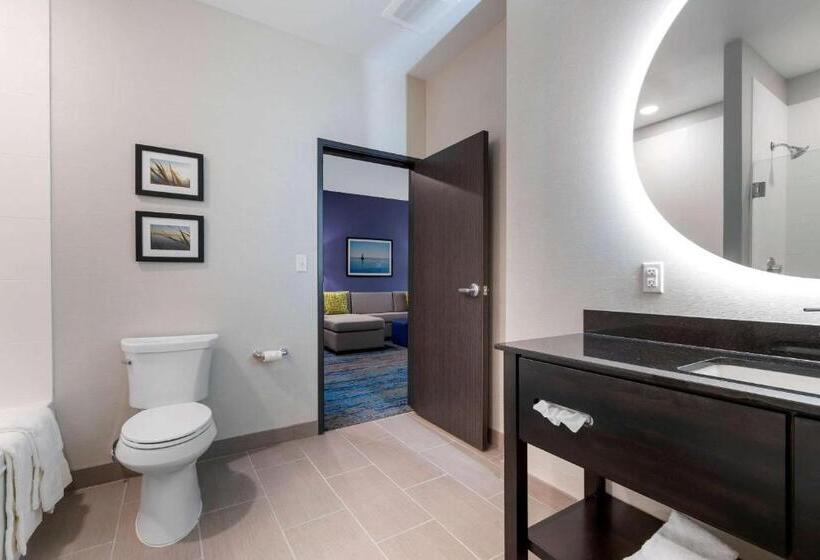 فندق Comfort Inn & Suites Adrian