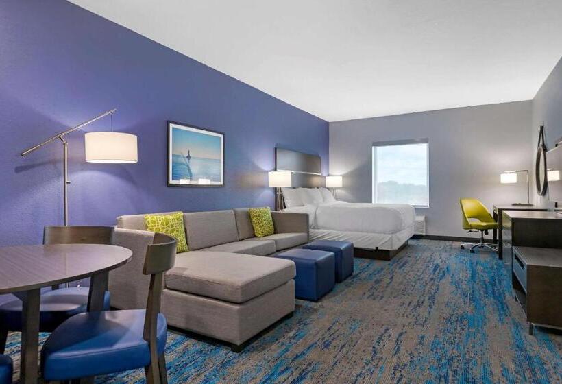 فندق Comfort Inn & Suites Adrian