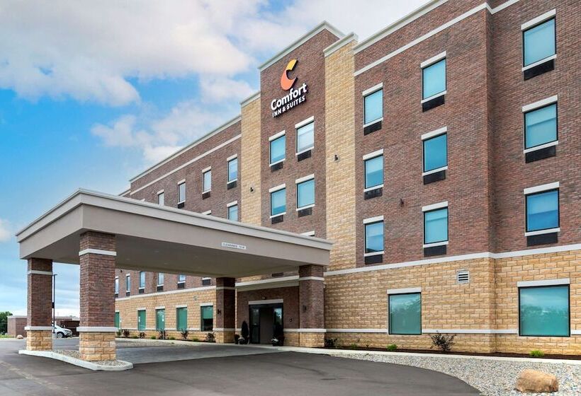 فندق Comfort Inn & Suites Adrian