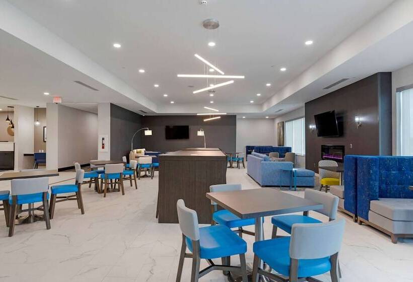 فندق Comfort Inn & Suites Adrian