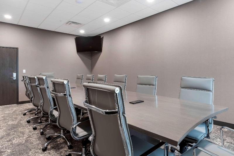 فندق Comfort Inn & Suites Adrian