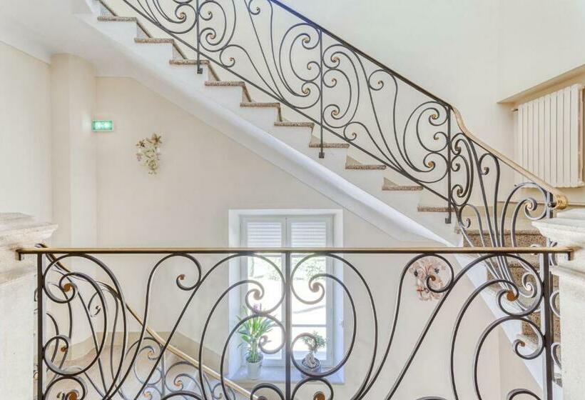 Domaine De La Nerthe  Hotel Provence Mediterranee