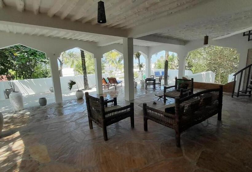 فندق Kijani Beach Villas
