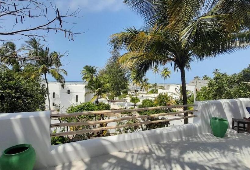 فندق Kijani Beach Villas