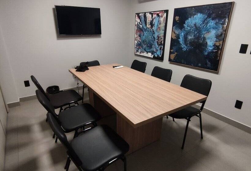 La Hotel Votuporanga