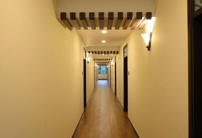 בית מלון כפרי Meenakshi Inn