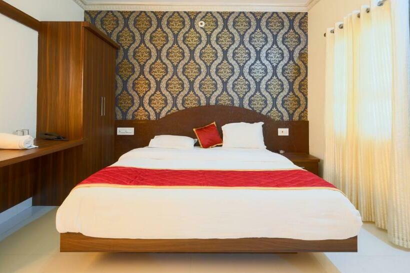 בית מלון כפרי The Excellency Resort & Spa, Coorg