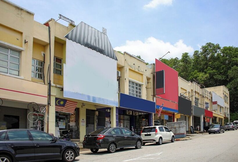 فندق Oyo 90338 Prima Saujana Budget