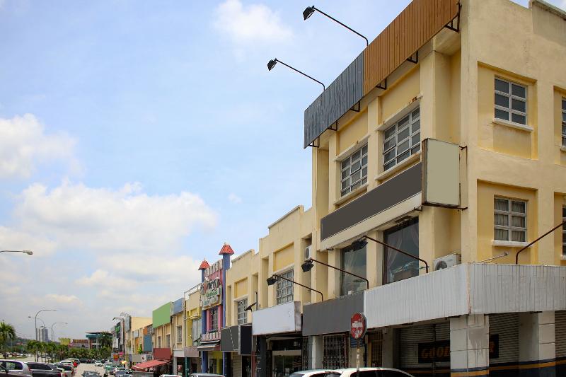 فندق Oyo 90338 Prima Saujana Budget