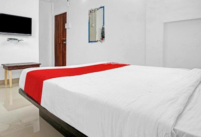 ホテル Oyo Flagship 82920  Sahyadri Lodge