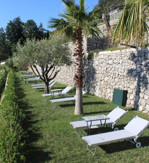 בית מלון כפרי Panariello Palace