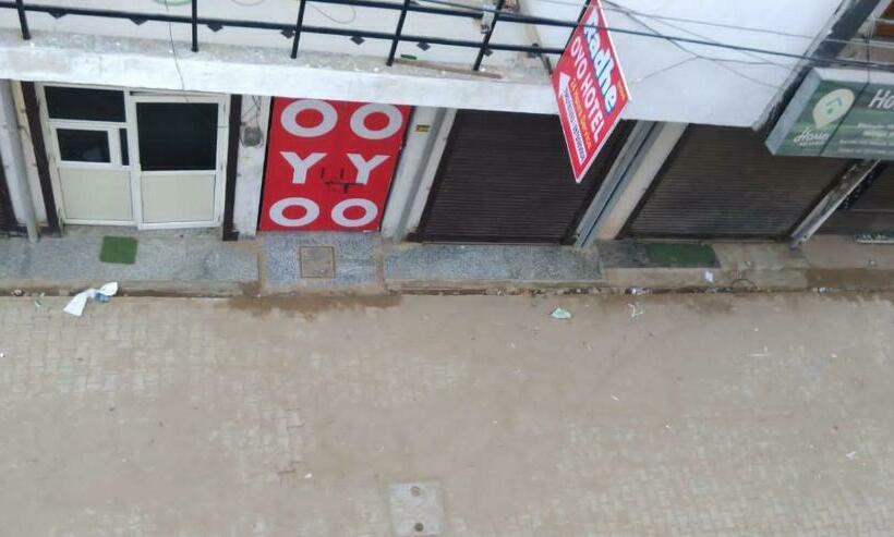 Отель Pop 82775 Radhe Oyo