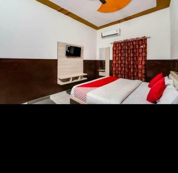 Отель Pop 82804  Shiva